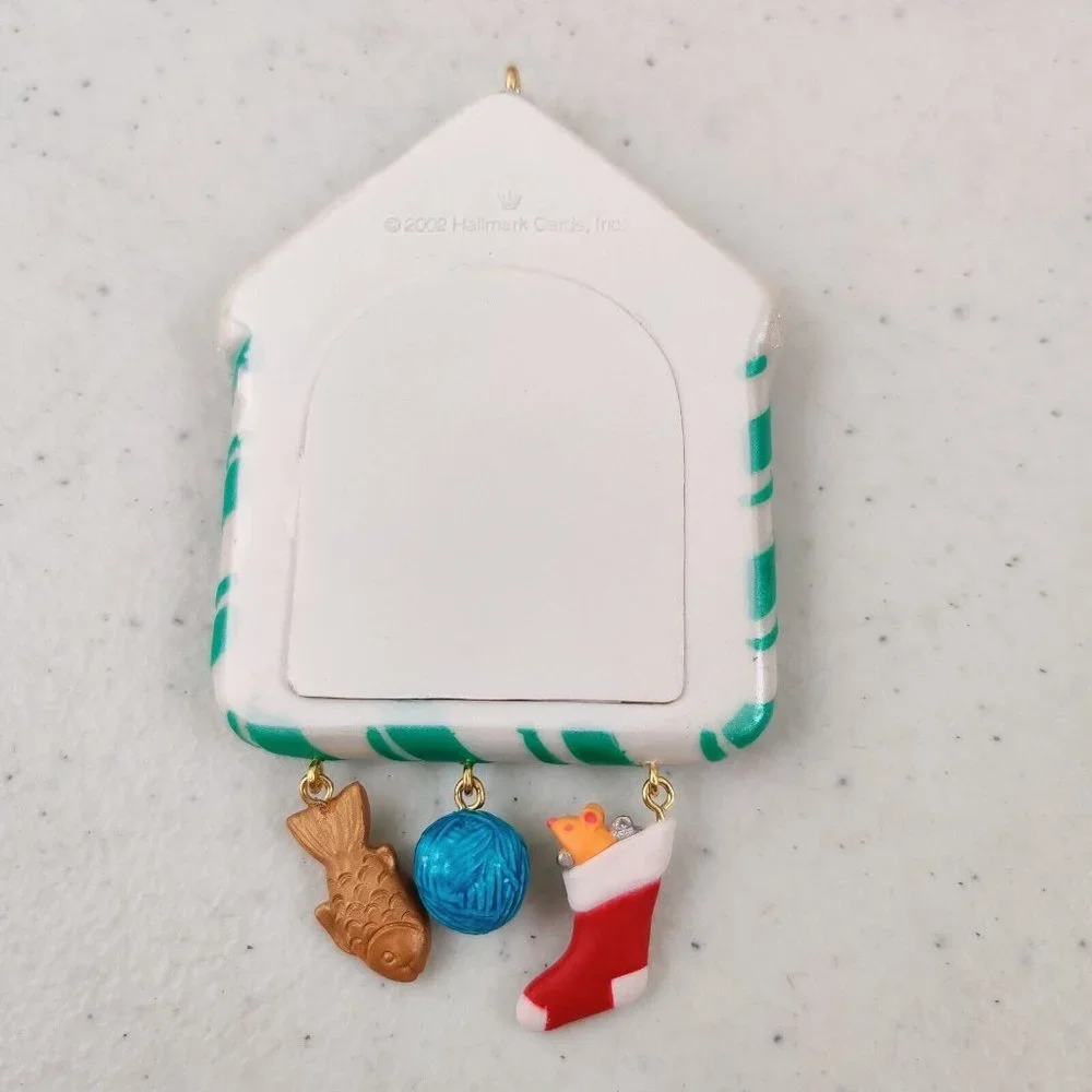 HALLMARK SPECIAL CAT COOL CAT PHOTO HOLDER KEEPSAKE CHRISTMAS ORNAMENT 2002